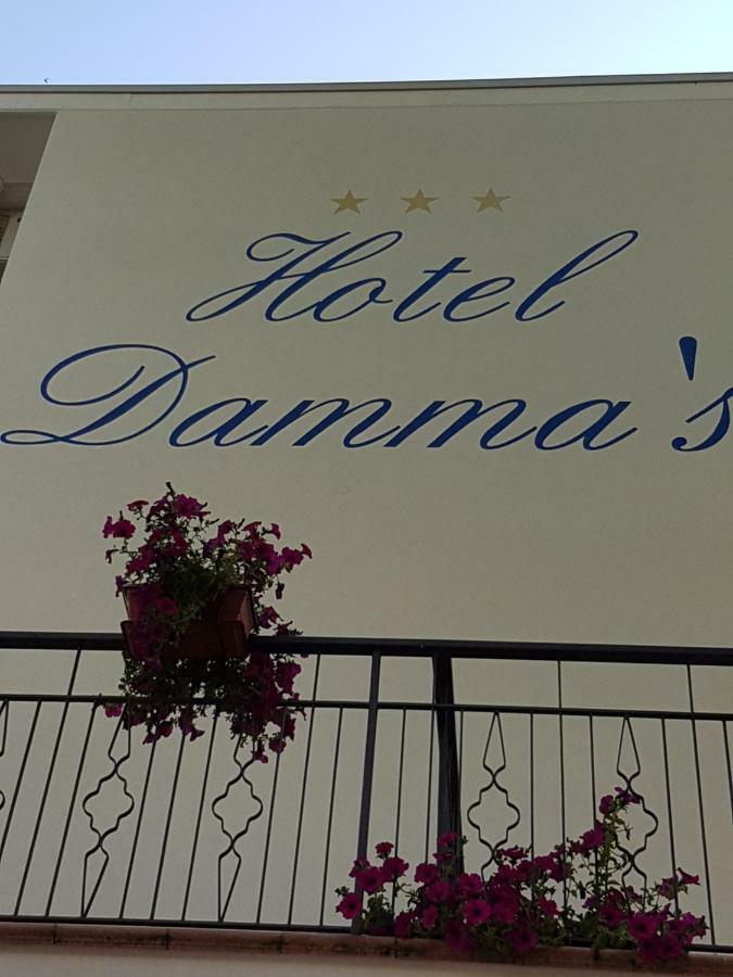 Damma's, Dipendenza Zamagna